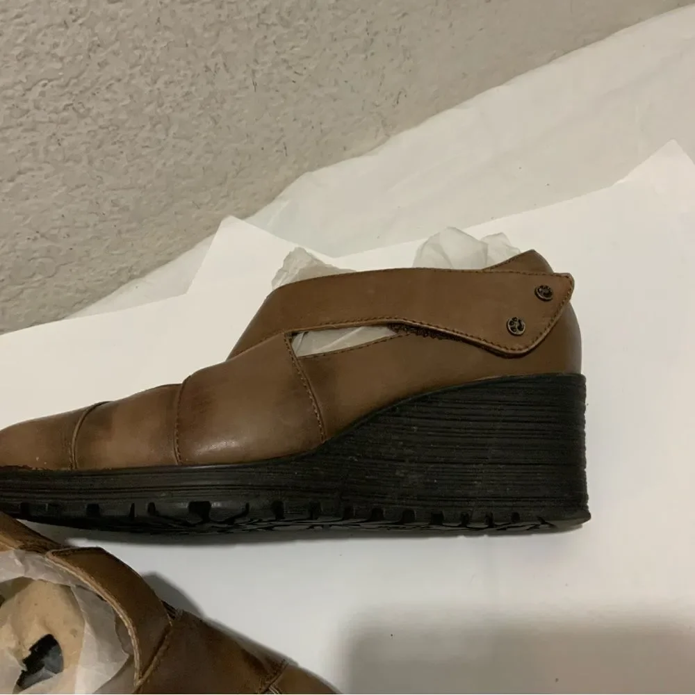 Earth Spendrift Women' Wedge Shoes Size 9.5 B Cinnamon Brown Hook & Loop Closure